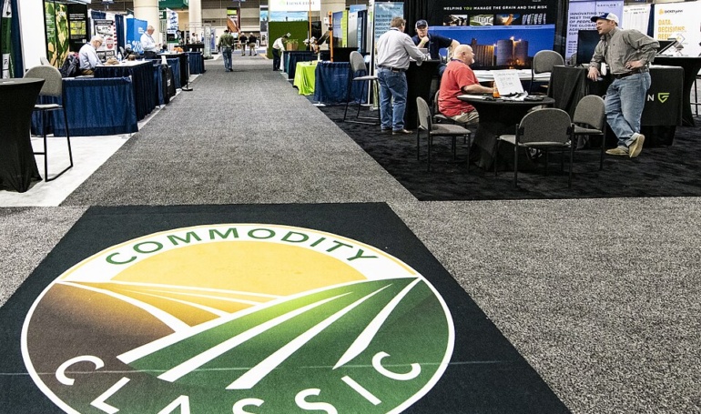 Illustration: How to Bet on Oil, Gold, and Agricultural Commodity Prices